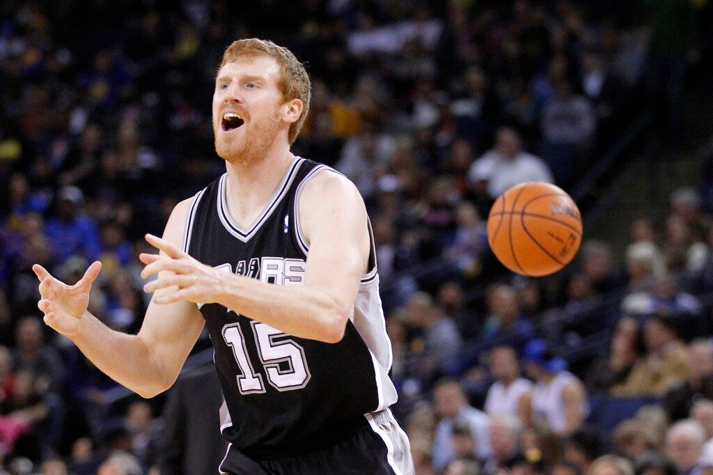 usp_nba__san_antonio_spurs_at_golden_state_warrior_484565511-5404504